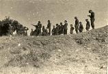 Mountain troops observing the Soviet positions, before an assault