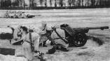 Romanian Pak 97/38 battery in Crimea in December 1943. Notice the special winter cammouflage