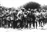 Prizonieri germani capturati in luptele din 1917.