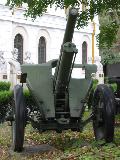 Tun Skoda de 75 mm model 1928 in curtea Muzeului Militar National